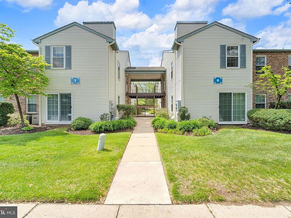 1st image of 44 Village Ln