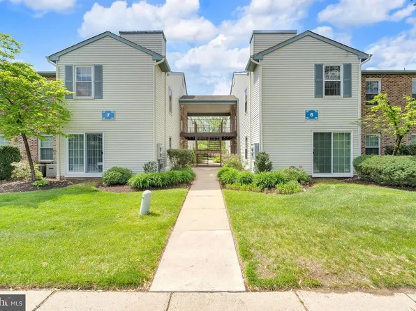 44 Village Ln, Mount Laurel, NJ 08054