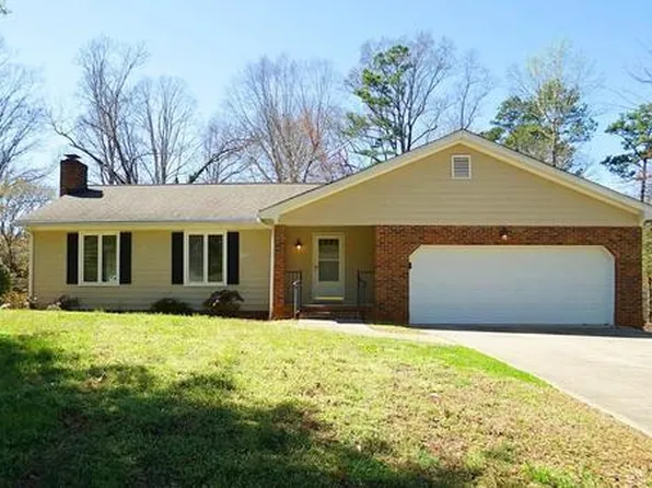 134 Castlewood Dr, Cary, NC 27511