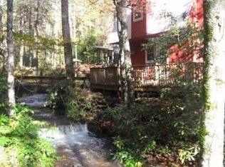 2690 Dicks Creek Rd, Whittier, NC 28789