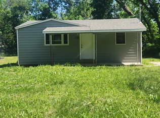 218 10th St, Ogden, KS 66517