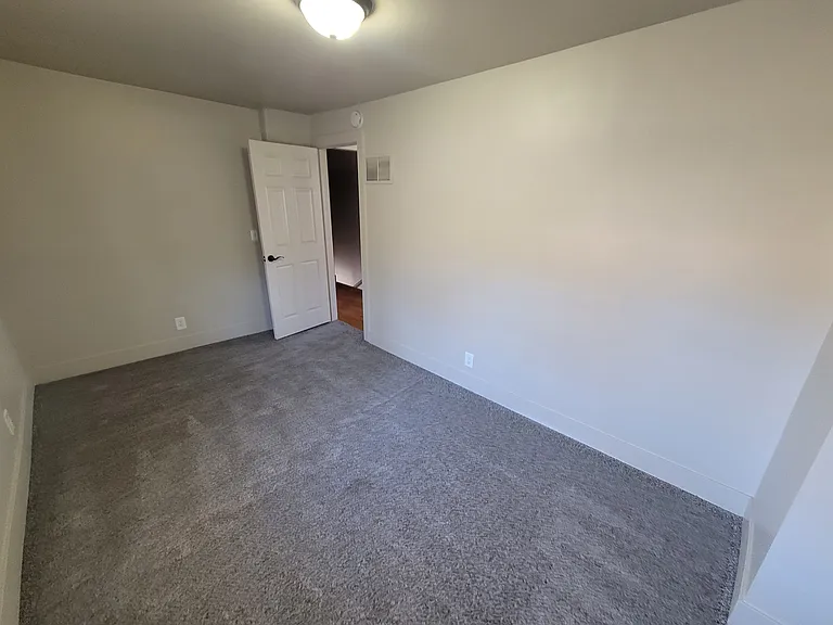 824 Lyon St NE — Photo 16