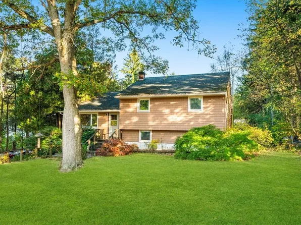 17 Meadow Avenue, Washingtonville, NY 10992