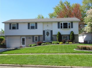 4164 Glenwillow Dr, Hamburg, NY 14075