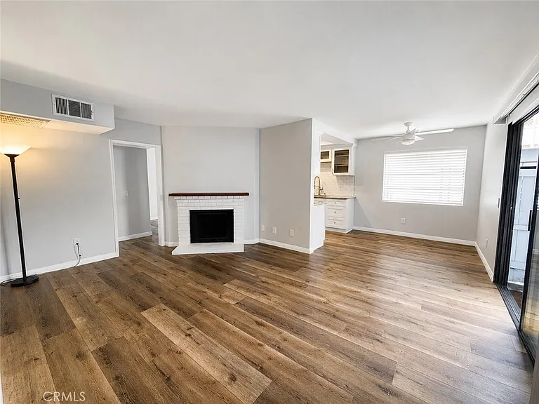 131 S Poplar Ave #26 — Photo 2