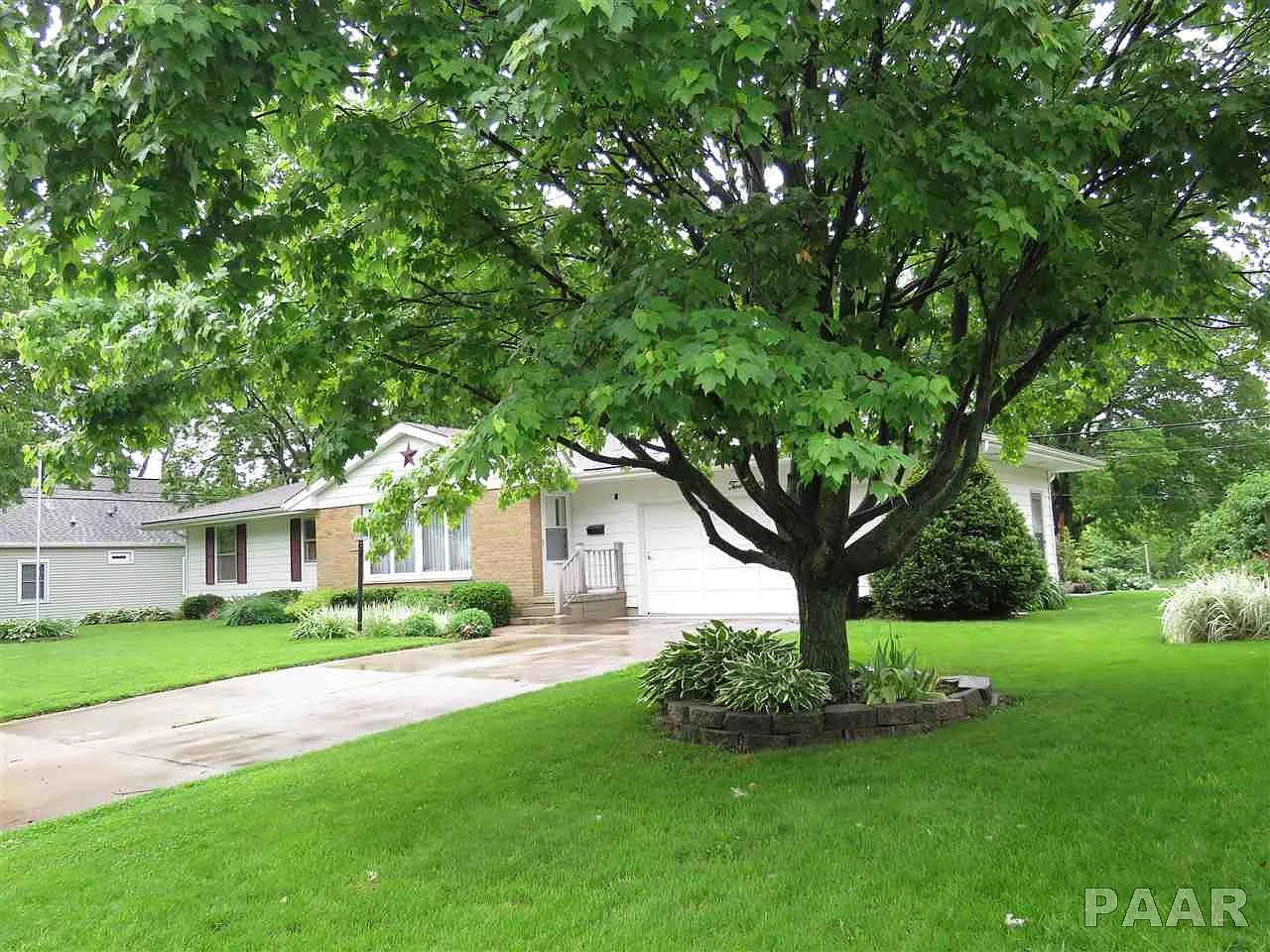 212 W Gloria Dr photo 1