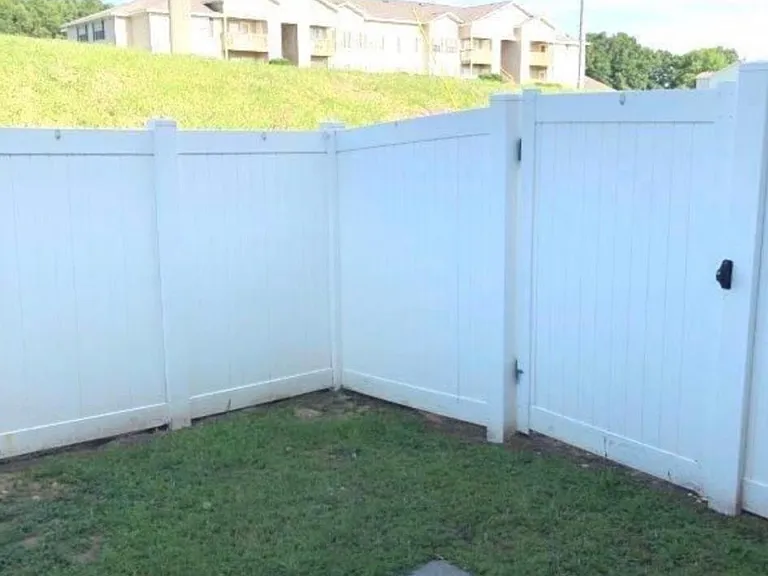 124 N Springview Dr — Photo 19
