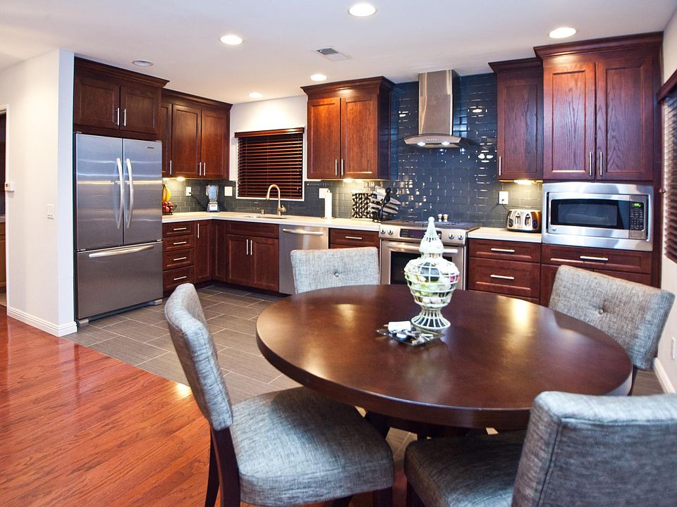 Fully Remodeled Kitchen