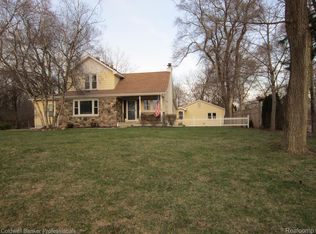 1820 Brewer Rd, Howell, MI 48855