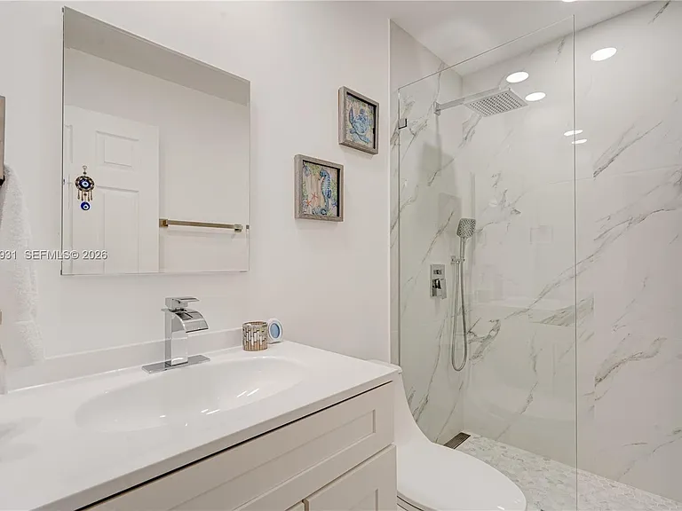 8535 SW 152nd Ave #204 — Photo 25