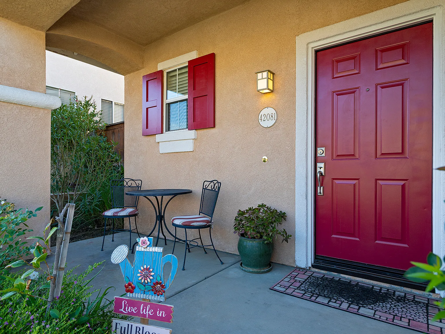 3 bed, 2.5 bath, 1442 sqft, $3,700 — Photo 3