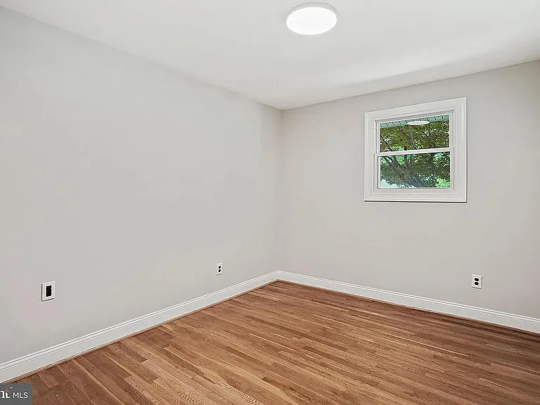 11118 Schuylkill Rd — Photo 9