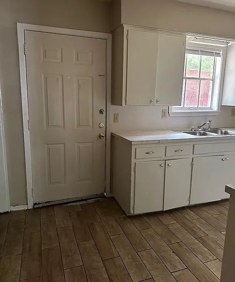 1213 W Hunt St — Photo 4