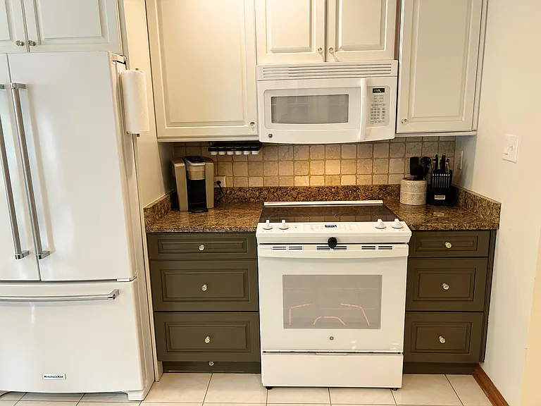 1638 Stone Mansion Dr — Photo 22