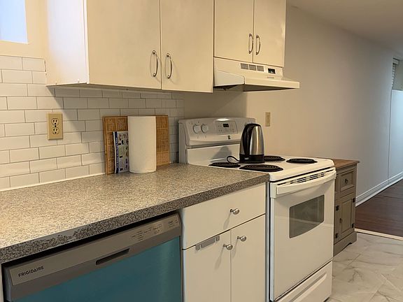 2nd image of 39 Main St #Basement