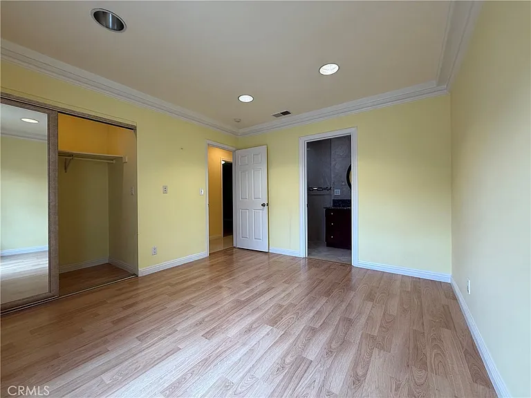 1127 S Nantes Ave — Photo 22
