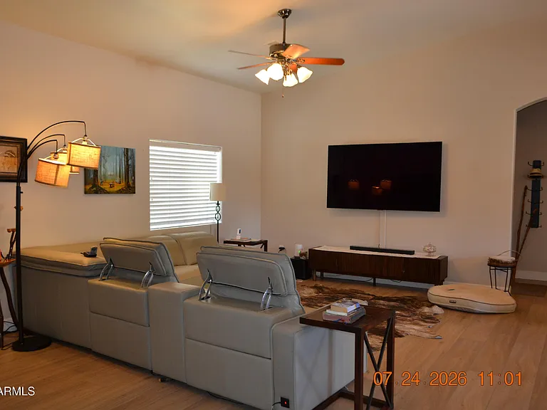 5914 E Broadway Ave — Photo 6
