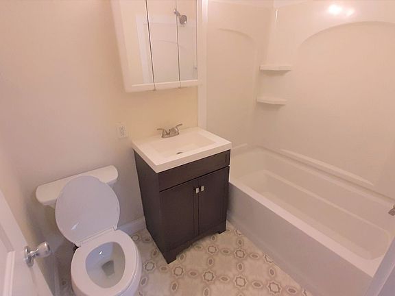 4th image of 320 Hillview Pl #64d6239dc