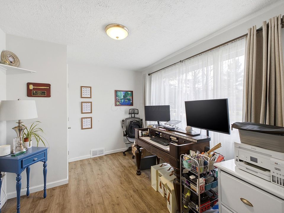 ちちう 8305 Beech Ave, Galena, OH 43021 | Zillow