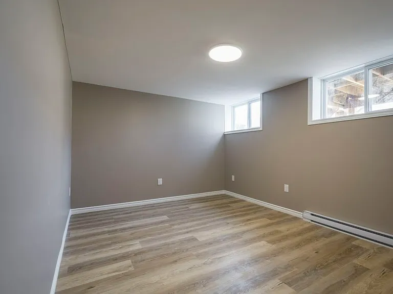 198 Lingham St #B — Photo 9