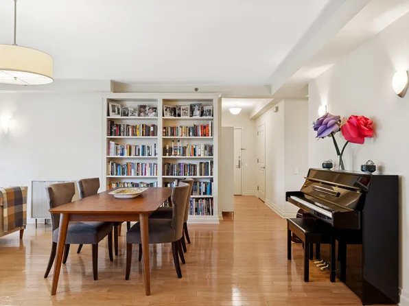 272 West 107th Street image 4 of 21