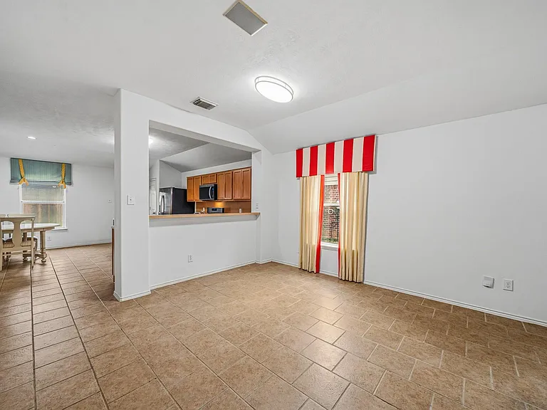 22327 Albee Dr — Photo 9