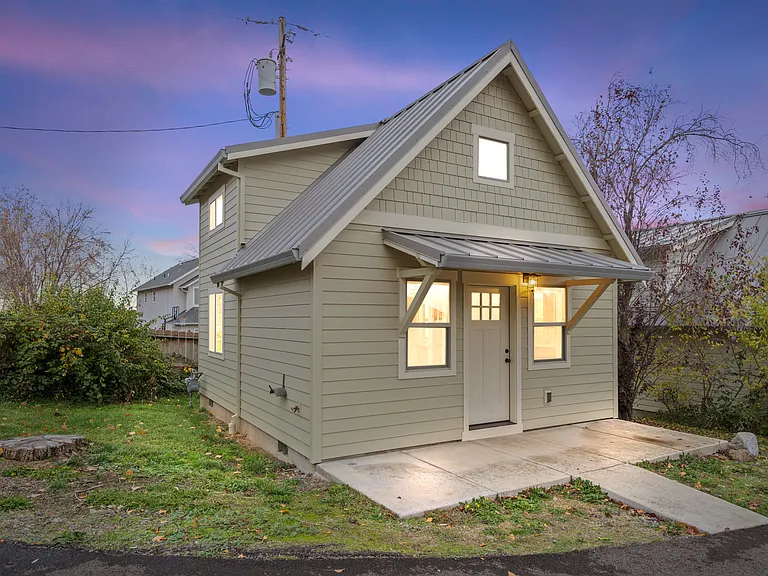 1388B Talent Ave — Photo 19