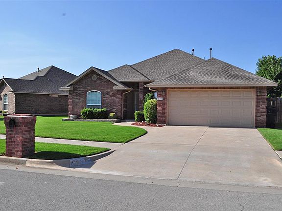 2nd image of 625 SW 159th St
