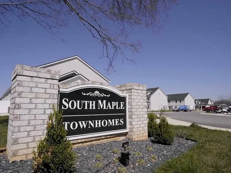South Maple Townhomes — Photo 25