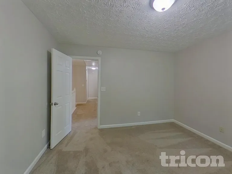 7485 Ferrara Dr — Photo 11