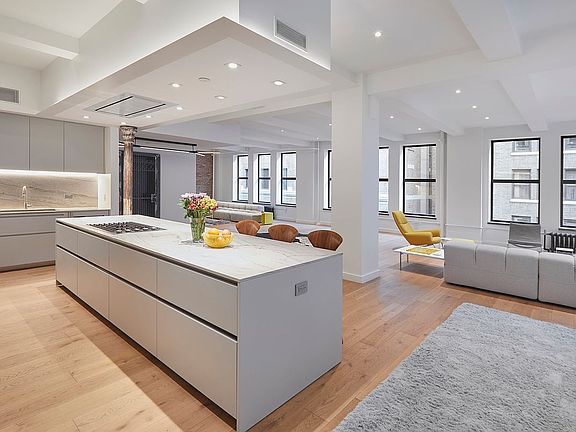 5th image of 241 W 36th St APT 8