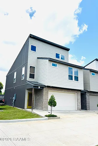 512 Highland Oaks Ln Photo 1