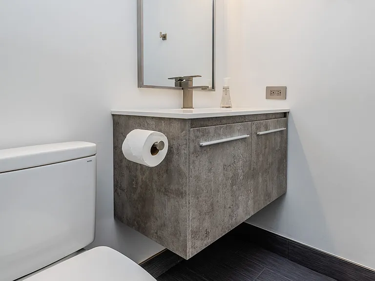 33 W Ontario St #31D — Photo 43