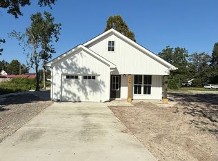 304 Bynum Ave, Maysville, NC 28555