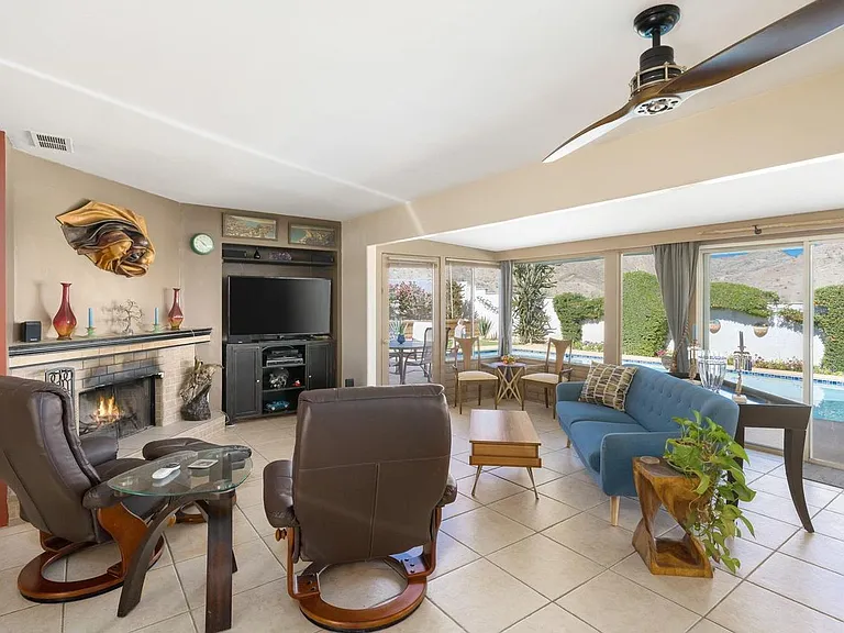 37657 Bankside Dr — Photo 3