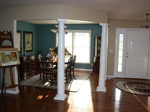 Formal Dining & Front Entry