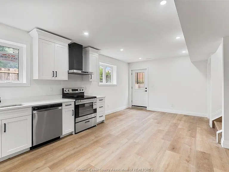 121 Allison Ave — Photo 22