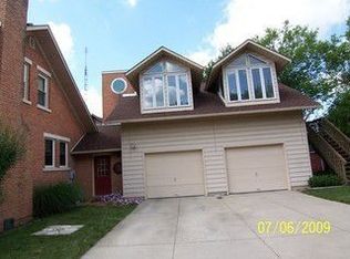 355 Sprunger St, Berne, IN 46711