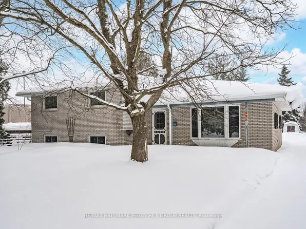 223 Phillips St, Barrie, ON L4N 3V2
