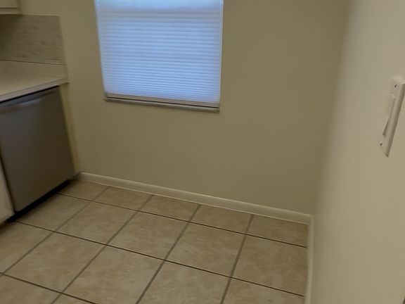 4th image of 1830 Brantley Rd APT I7