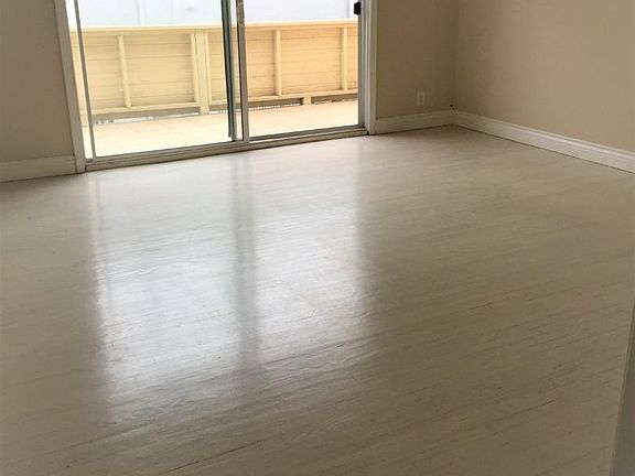 3rd image of 11719 Mayfield Ave APT 7