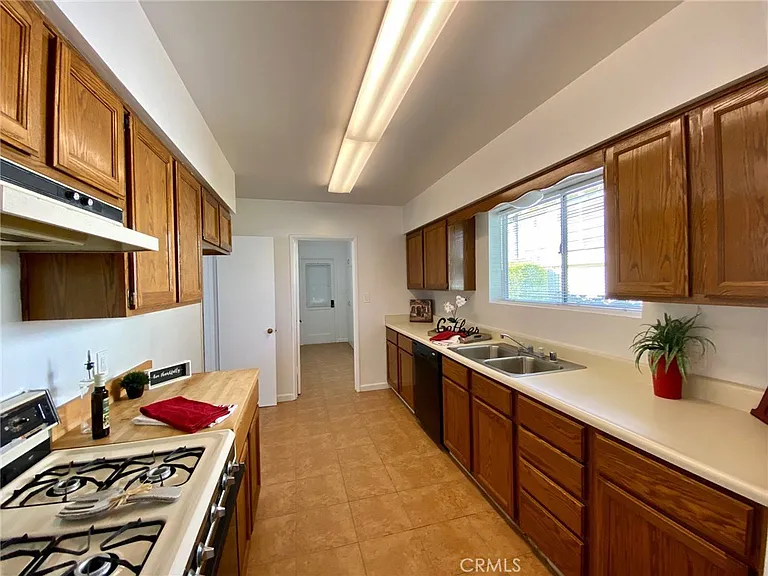 139 Acacia Ave — Photo 20