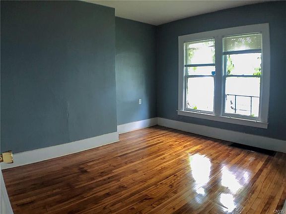 2nd image of 125 Stinard Ave