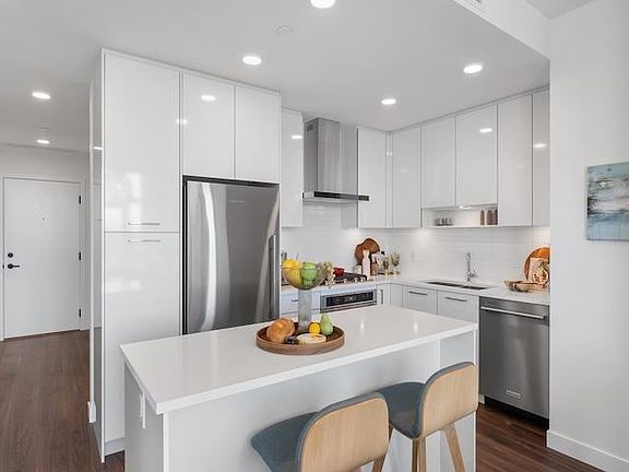 5th image of 518 Clarke Rd #3608