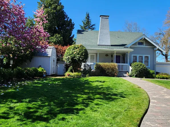 364 W Casey St, Roseburg, OR 97470