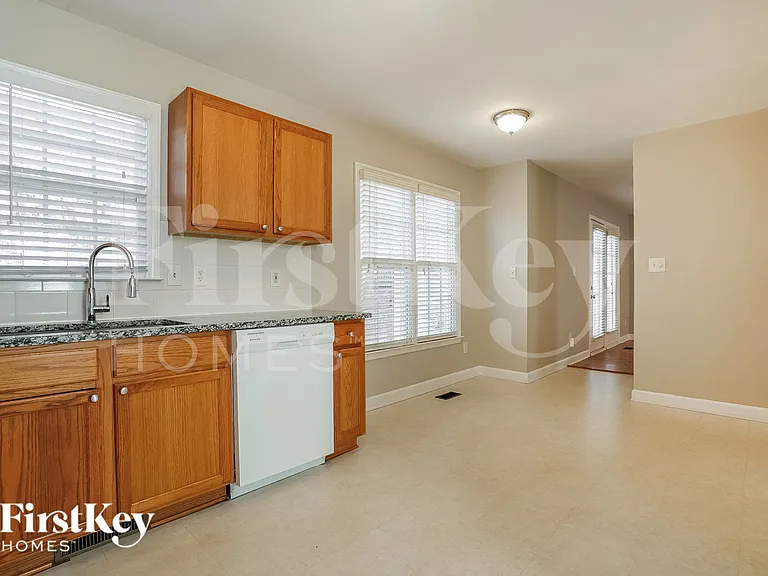 604 Lakeview Ave — Photo 7