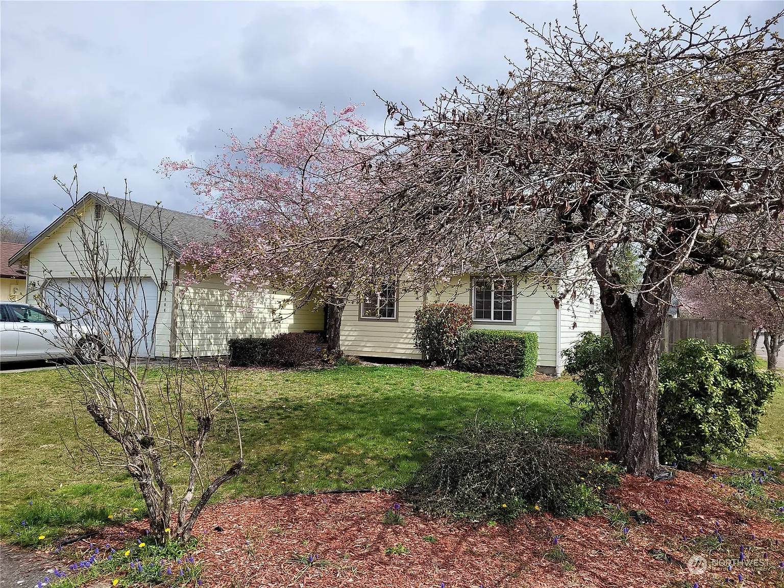 1806 Hillview Road photo 1