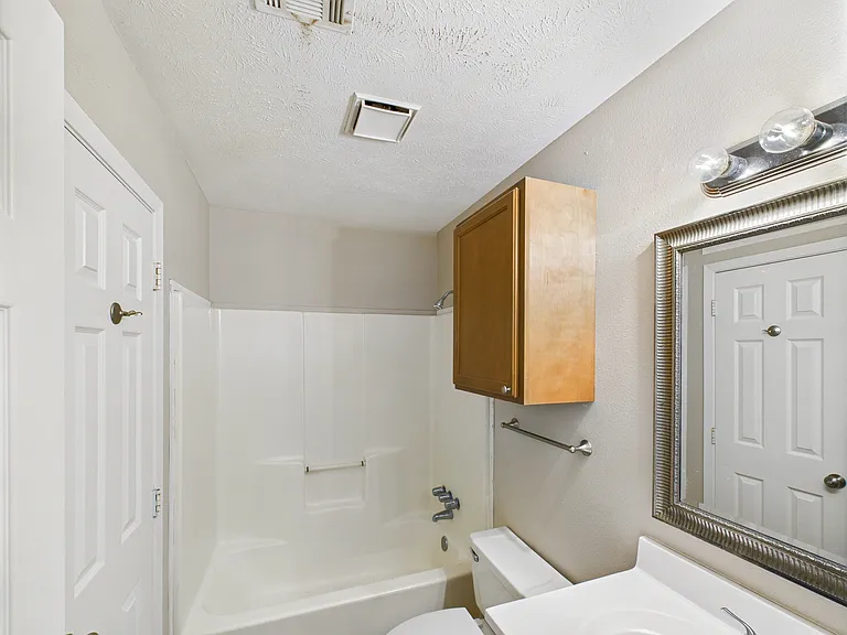 3615 Mahan St #B — Photo 12