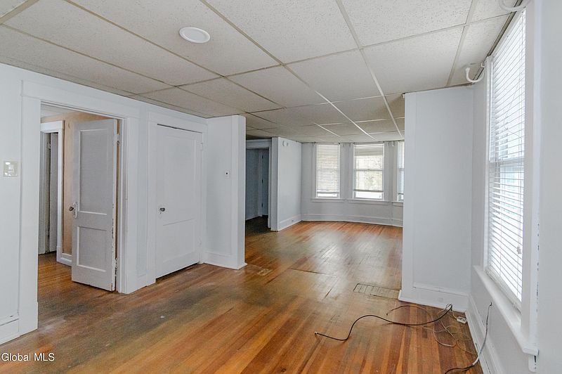 5th image of 34 Hampton Street