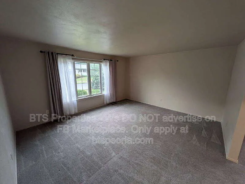 3 bed, 2.0 bath, 1468 sqft, $1,700 — Photo 3